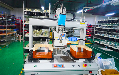 Производитель роботизированных очистителей бассейнов