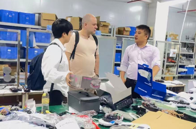 производитель роботов для мытья окон