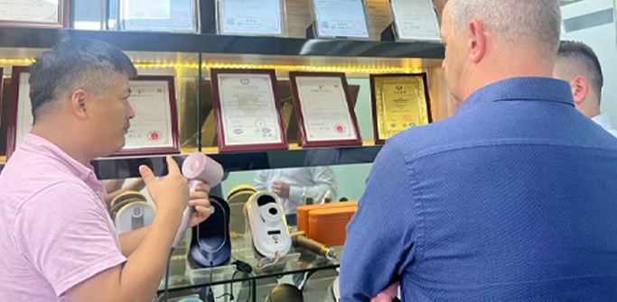 Робот для мытья окон