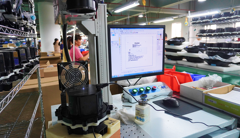 Производитель роботизированных очистителей бассейнов