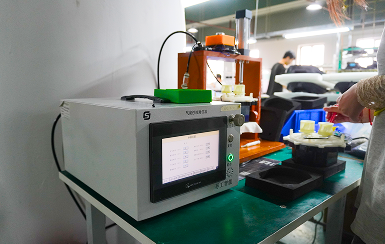 Беспроводной роботизированный очиститель бассейна